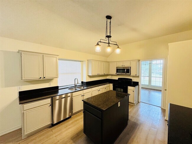Building Photo - 716 Elm Falls Pl
