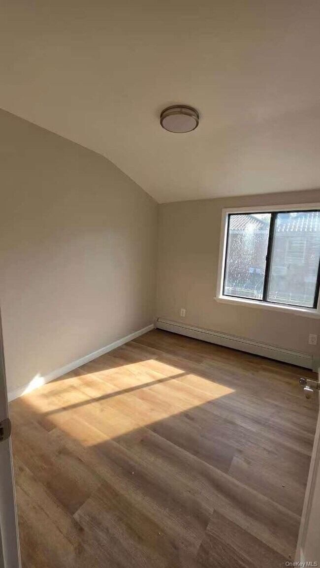 Foto del edificio - 206-66 46th Ave