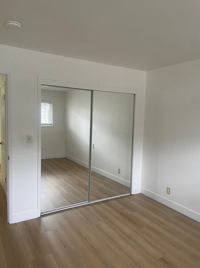 Foto del edificio - 845 Hillsdale Ave