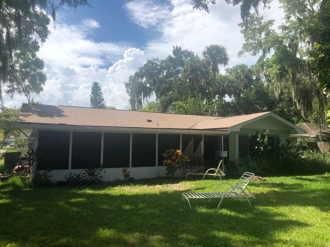 Foto principal - 244 Brittany Ave