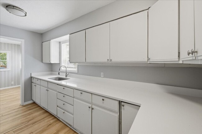 Foto del edificio - 4318 Spann Ave