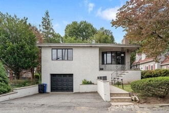 Building Photo - 15 Barnes Dr