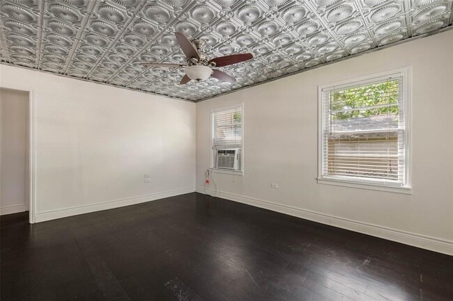 Building Photo - 1116 Kettler St