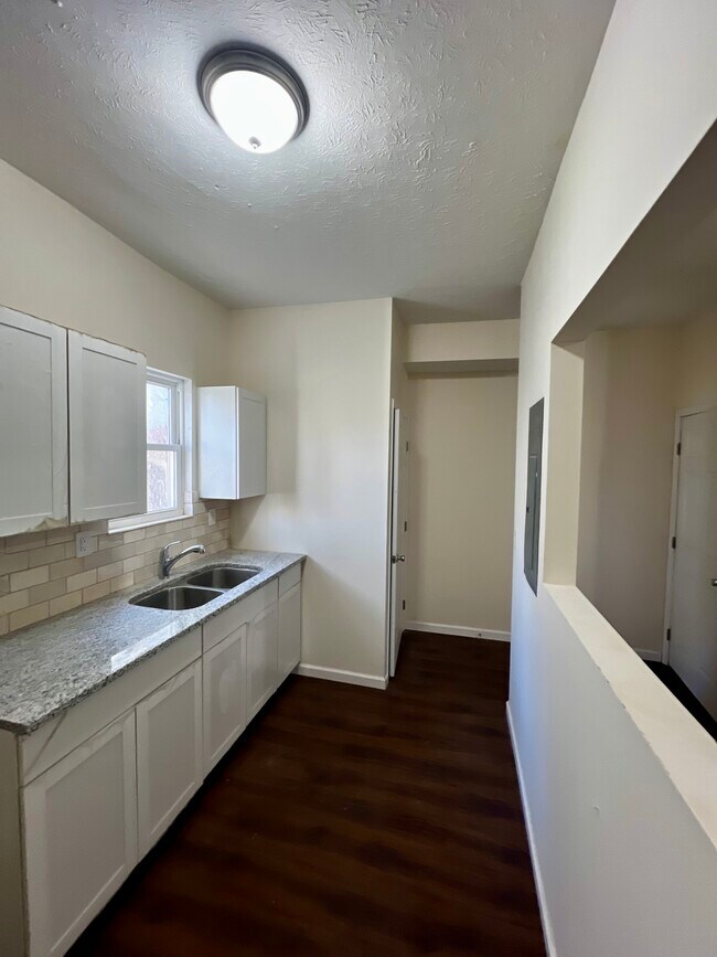 COCINA - 269 E 13th Ave