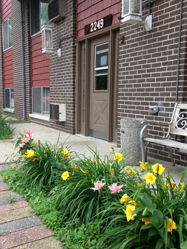 Building Photo - Eastwood Village Apartments