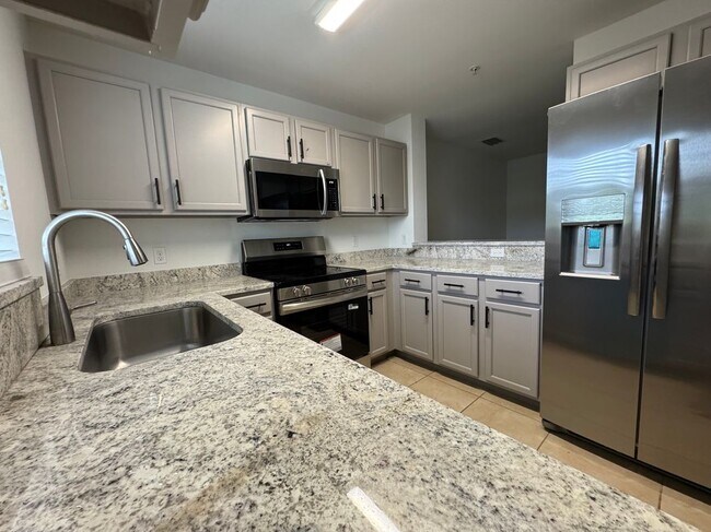 Building Photo - 9093 Gervais Cir