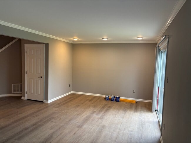 Foto del edificio - 2403 Doral Dr