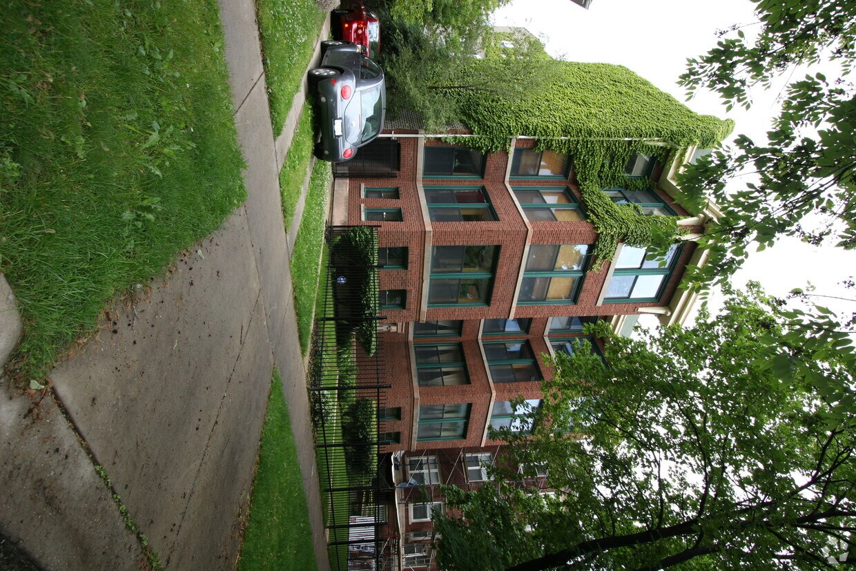 Building Photo - 1520-1524 W Birchwood Ave