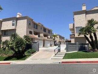 Building Photo - 2984 Luciernaga St