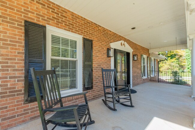 Foto del edificio - 1060 Kerner Rd