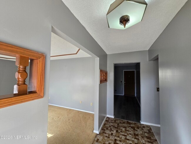 Foto del edificio - 5639 Sophist Cir N