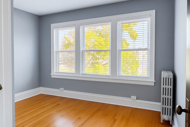 Foto del edificio - 3909 N Lamon Ave