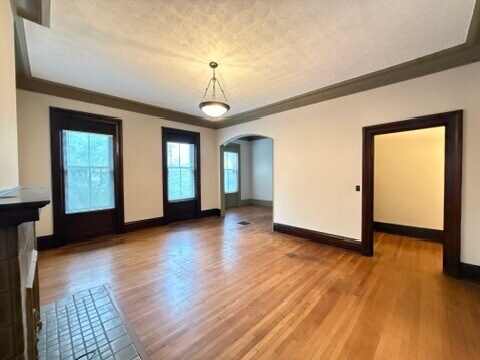 Foto del edificio - 2410 Ashland Ave