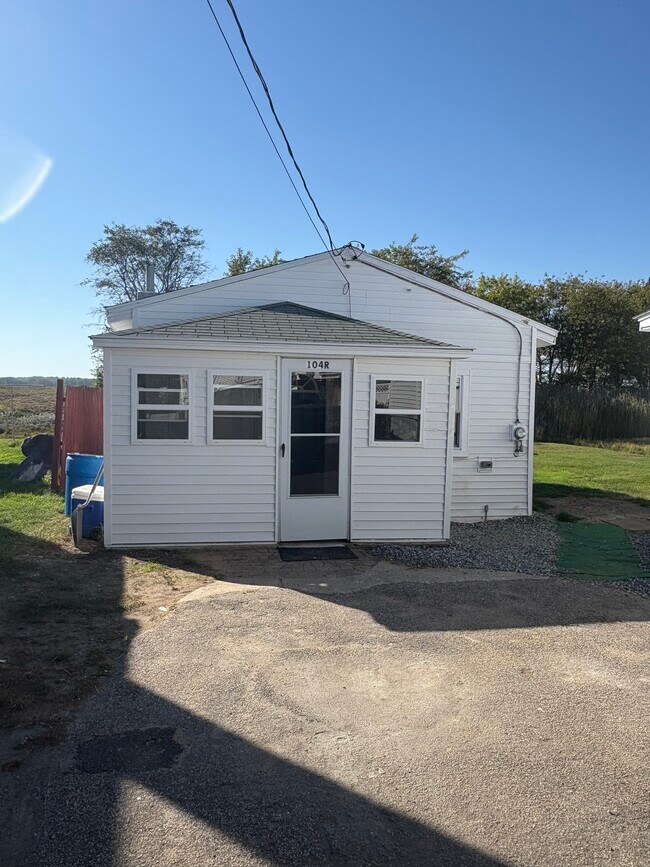 Foto del edificio - 104 Cable Ave