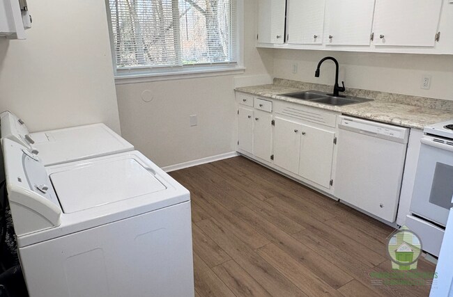 Foto del edificio - 2610 State Park Rd