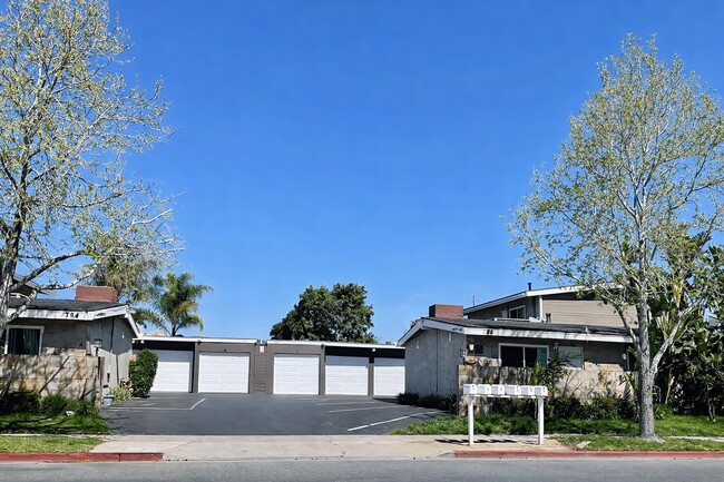 Building Photo - 789 W 18th St