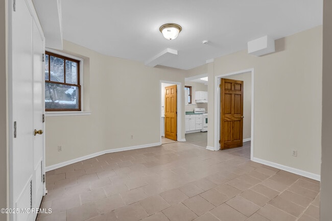 Building Photo - 218 2nd Ave