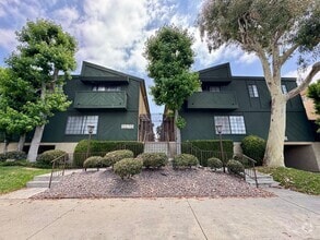 Building Photo - 5070 Kester Ave