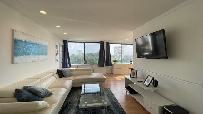Building Photo - 1500 Presidential Way