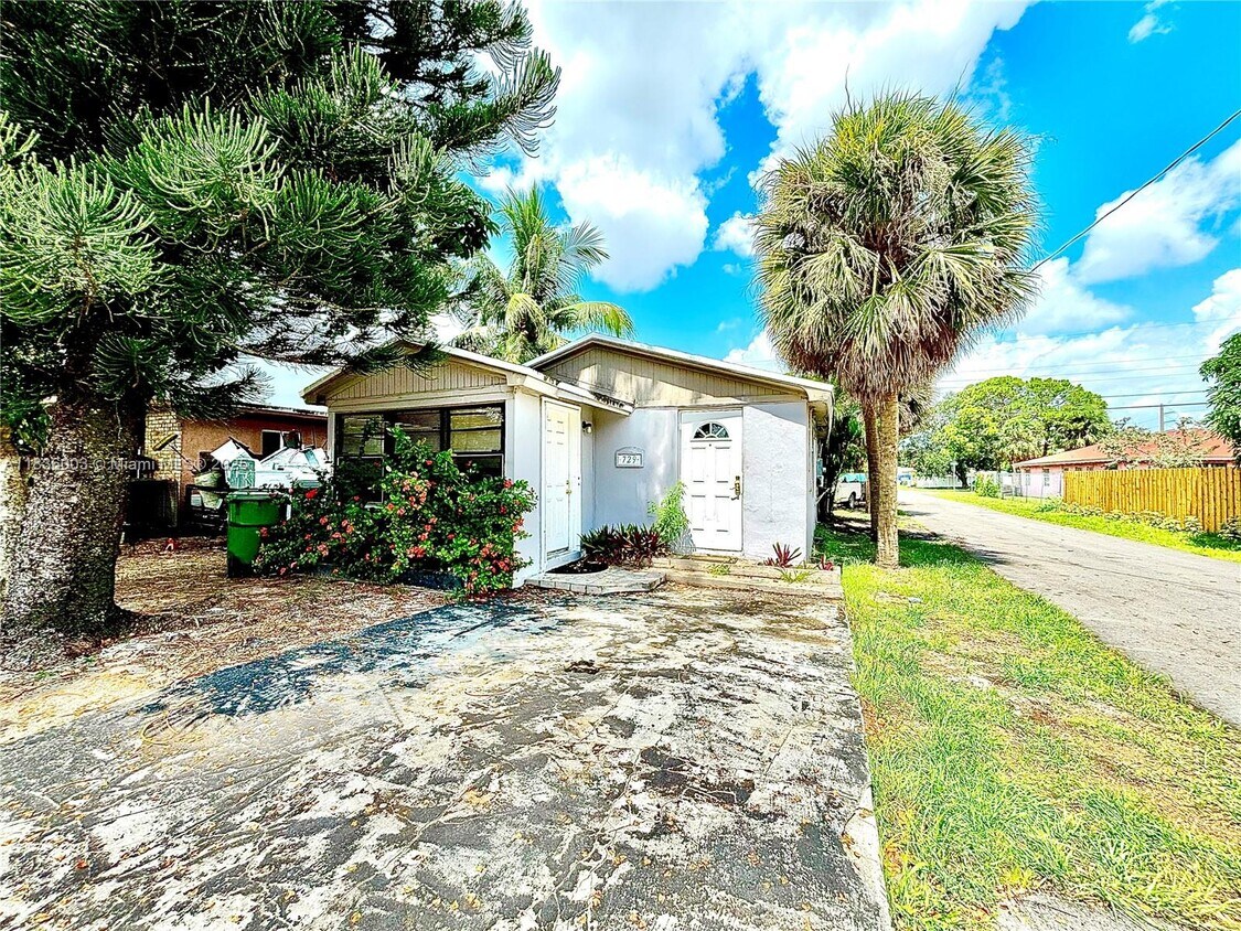 Foto principal - 729 NW 19th Ave