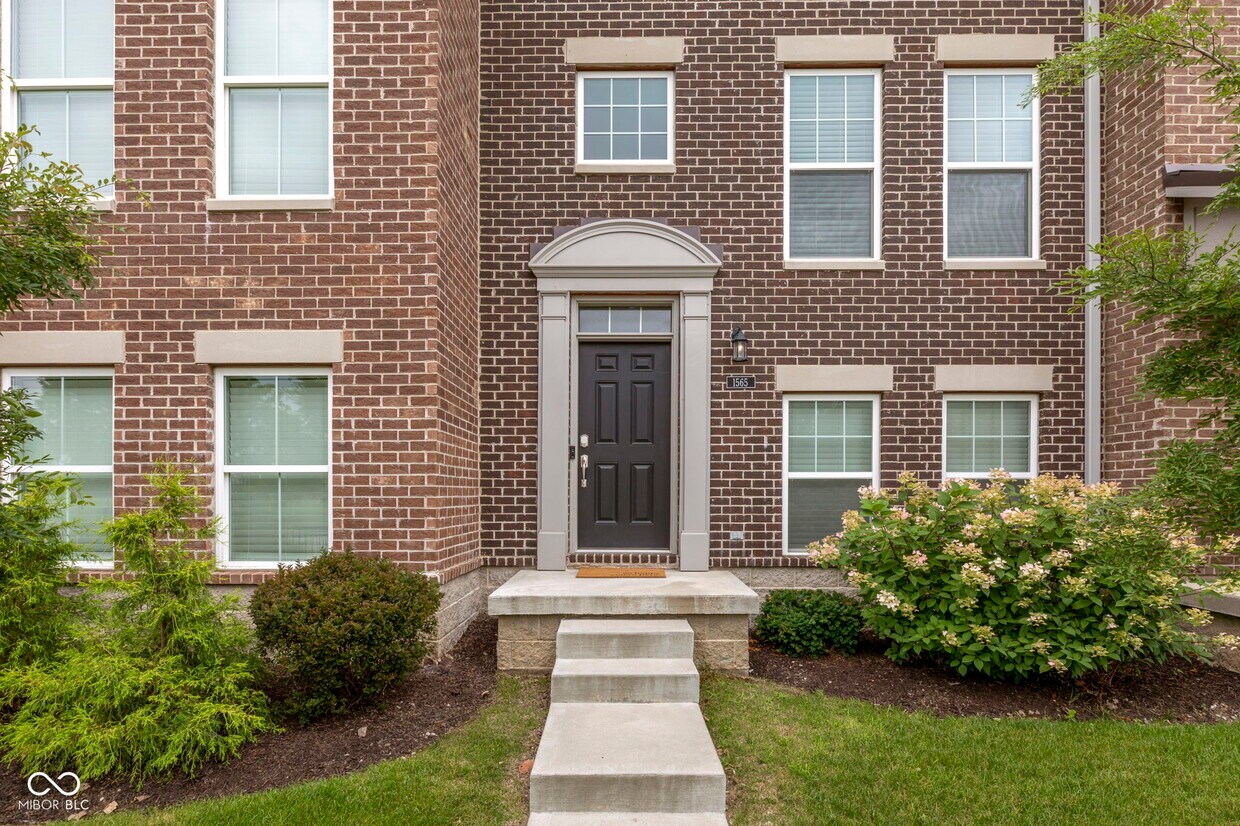 Primary Photo - 1565 Omar Dr