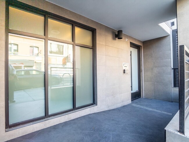 Building Photo - 1201 Sutter St