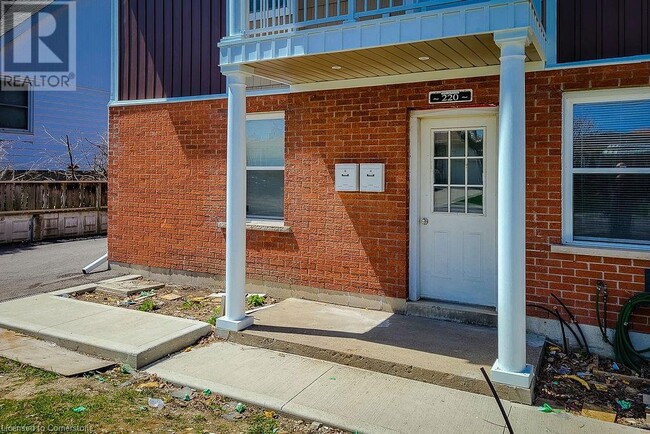 Building Photo - 218 Mt Albion Rd