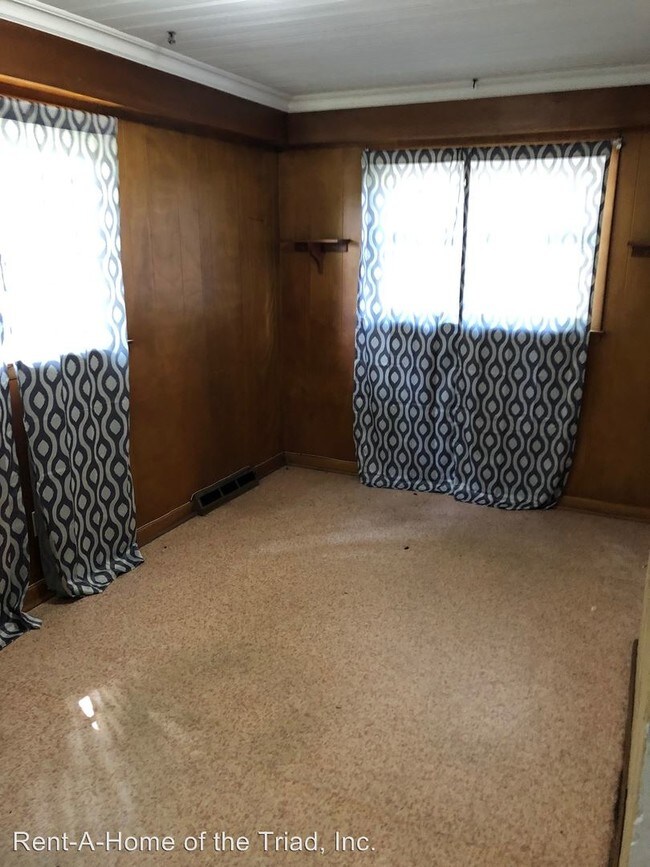 Building Photo - 4 br, 1.5 bath House - 413 S Chapman Street