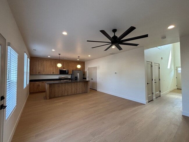 Foto del edificio - BRAND NEW TOWNHOME FOR RENT!