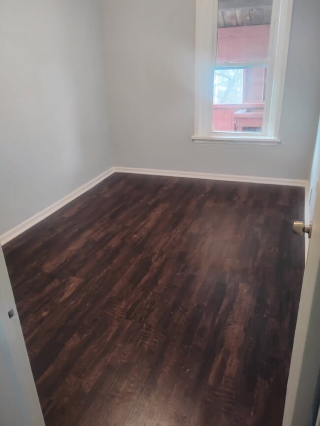 Building Photo - 56 Clinton St