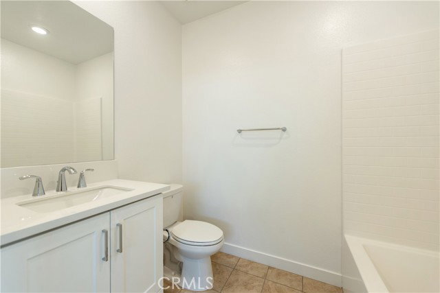Building Photo - 258 Sash