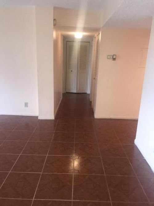 Foto del edificio - 5160 Las Verdes Cir