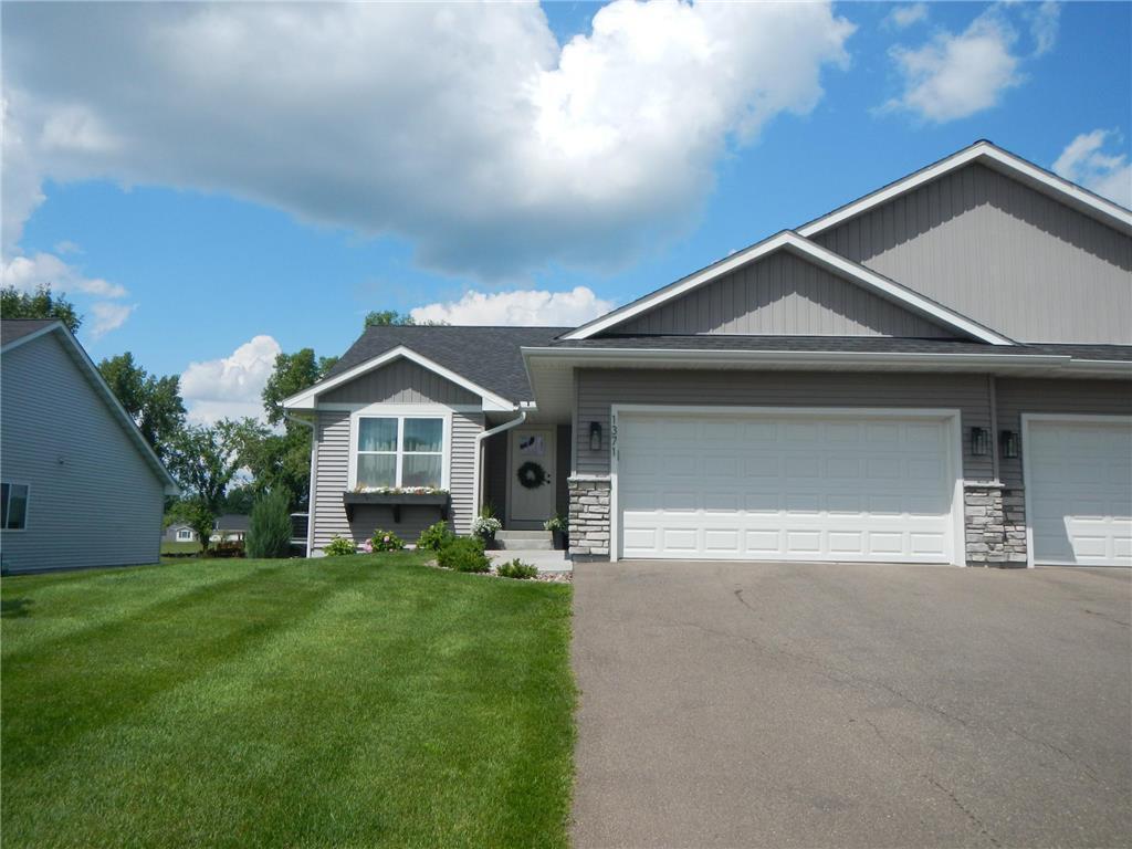 1371 Blue Jay Pl, New Richmond, WI 54017 Townhome Rentals in New