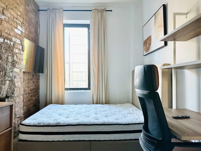 Photo - Furnished room/NOT APARTMENT