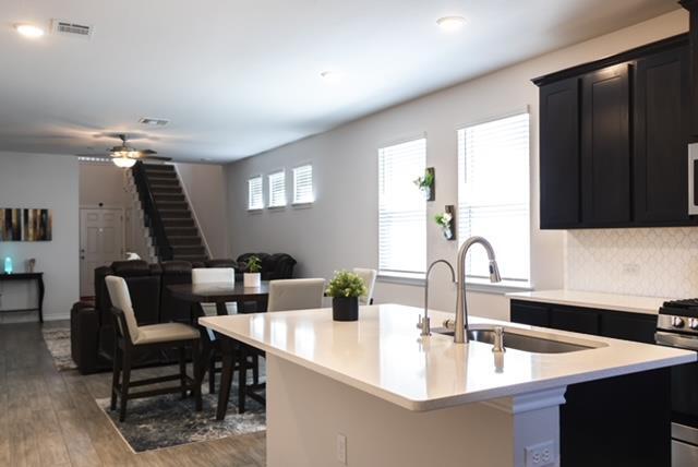 Foto del edificio - 3006 Sudha Dr