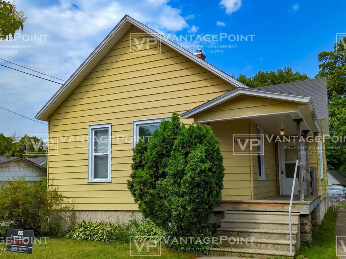 1611 Shore Dr, WI 54143 House Rental in WI