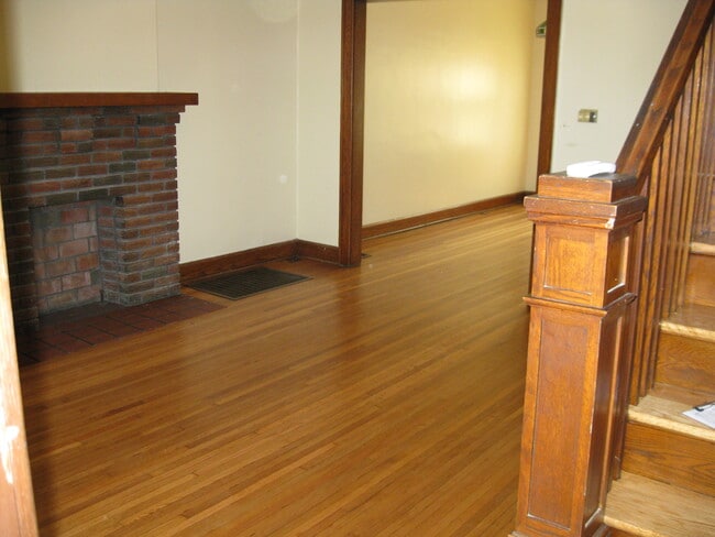 Building Photo - 495 Wyandotte Ave
