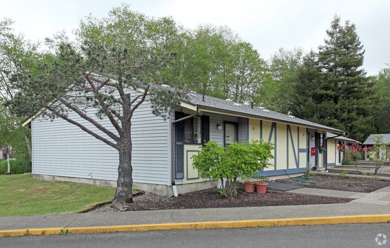 Building Photo - Belfair House Apartments