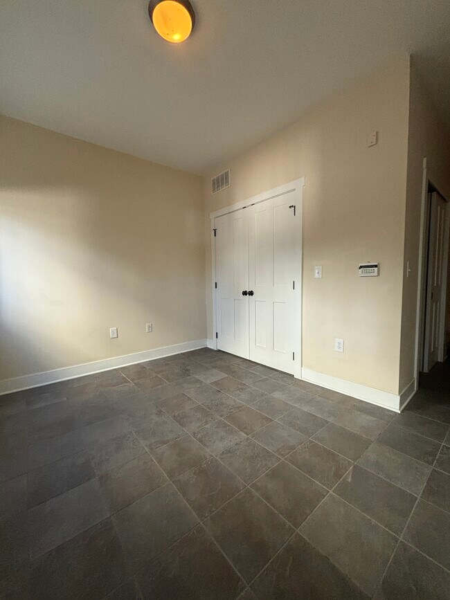 Building Photo - 1455 Mews Ct