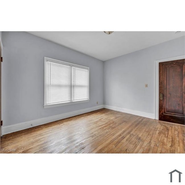 Building Photo - 3570 E 151st St