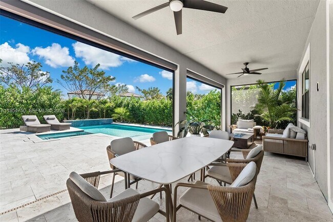 Building Photo - 4642 Pinehurst Trl W