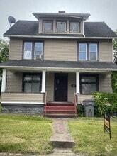 Building Photo - 733 Crandall Ave