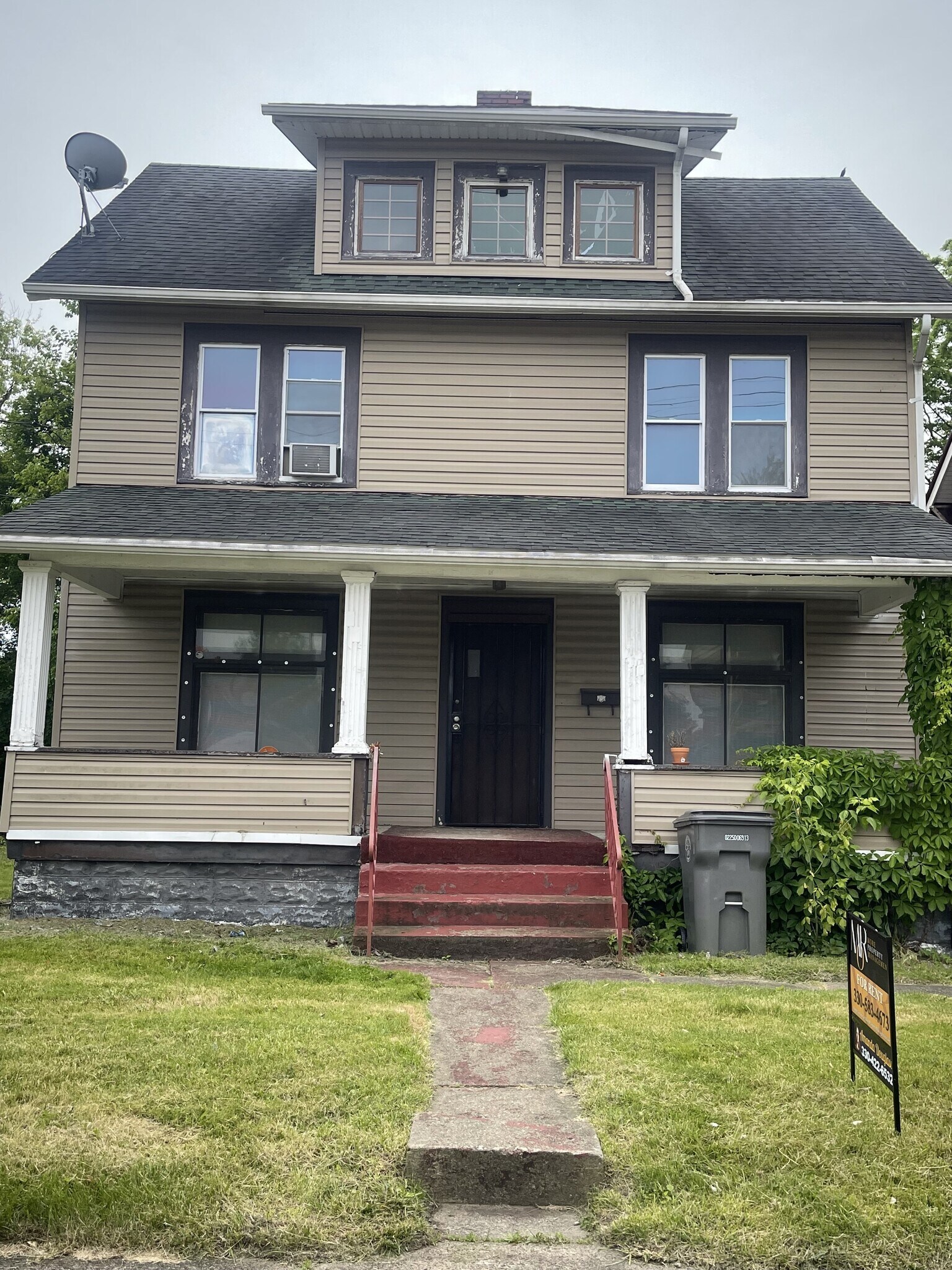 733 Crandall Ave Youngstown, OH 44510 – photo 1