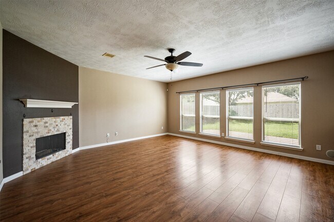 Foto del edificio - 2931 Silver Landing Ln