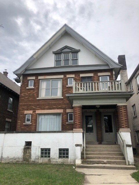 Primary Photo - 1809 E Kenwood Blvd