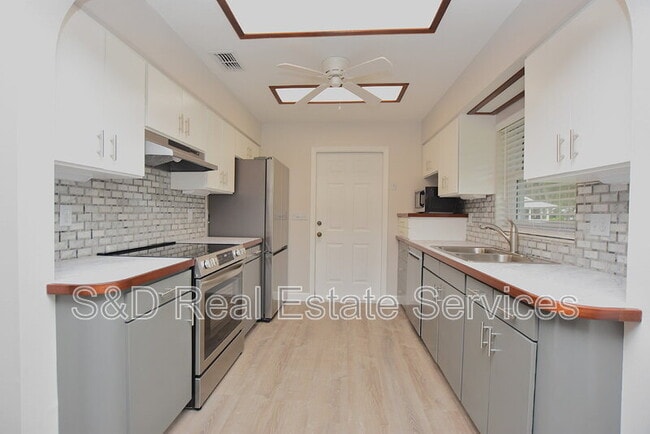 Foto del edificio - 3602 Bruton Rd