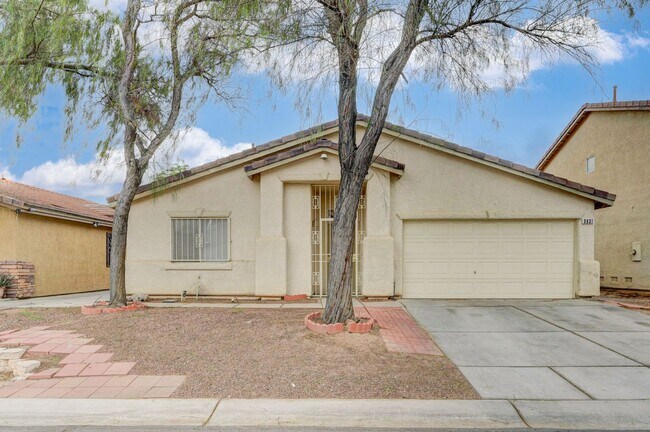 Foto del edificio - Rare Single Story Home with hard flooring!