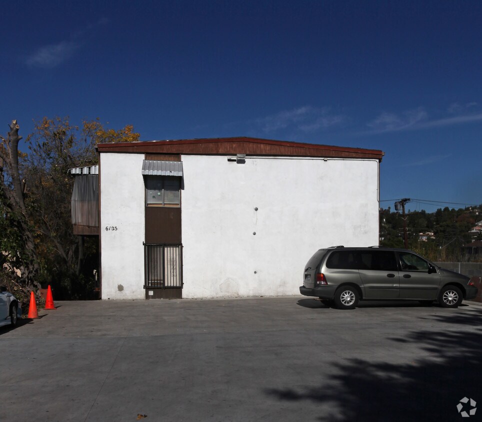 Building Photo - 6125 Mesa Ave