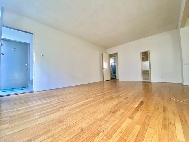 Foto del edificio - 3361 Bagley Ave