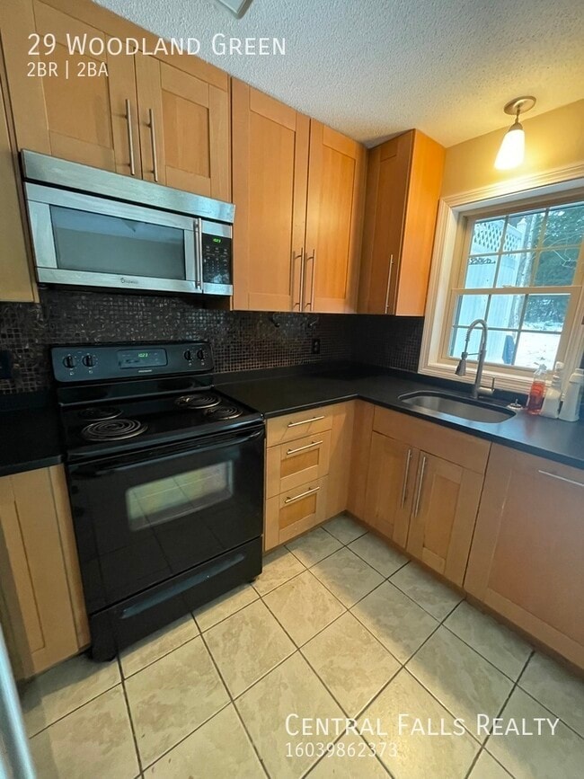 Building Photo - 29 Woodland Green